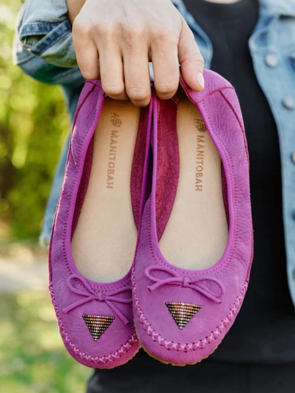 Manitobah Butterfly Flat Raspberry Size 8 NIB